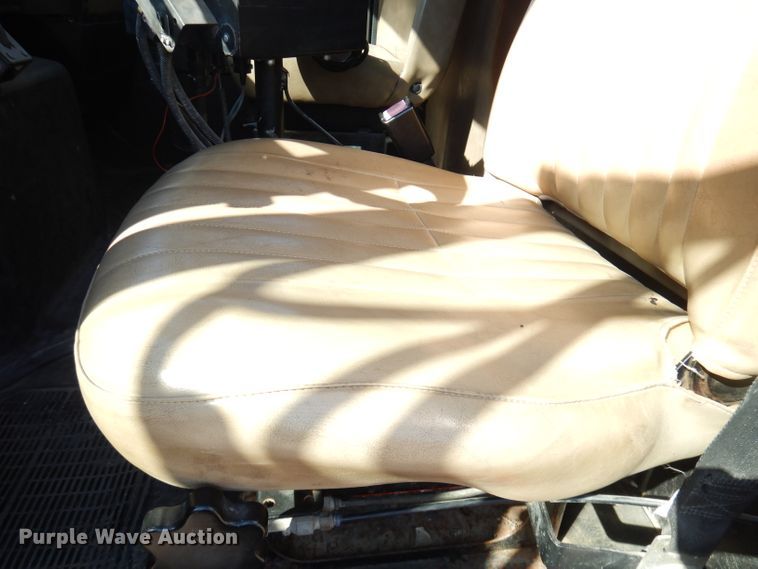 image for item KP9776 1995 International 4700  dump truck