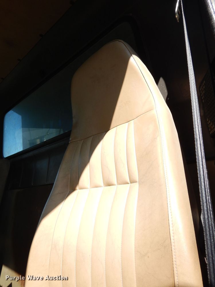 image for item KP9776 1995 International 4700  dump truck