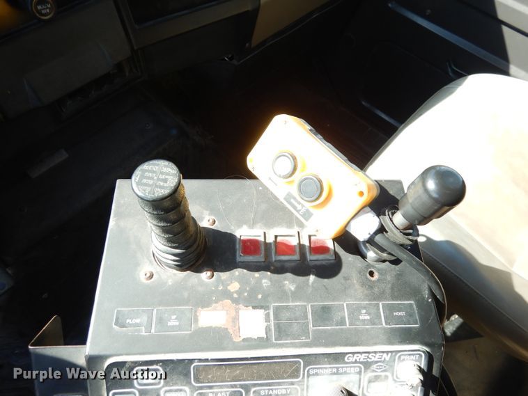 image for item KP9776 1995 International 4700  dump truck