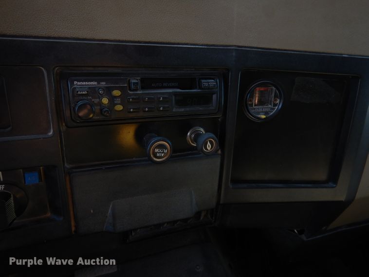 image for item KP9776 1995 International 4700  dump truck