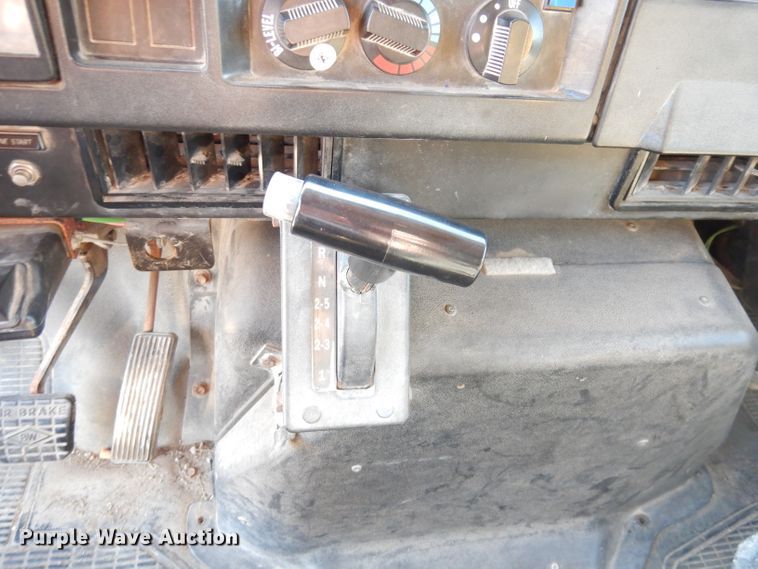 image for item KP9776 1995 International 4700  dump truck