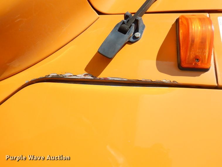 image for item KP9776 1995 International 4700  dump truck