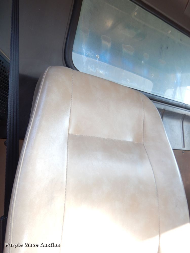 image for item KP9776 1995 International 4700  dump truck