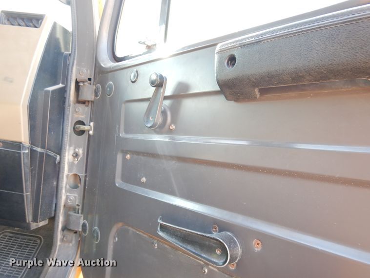 image for item KP9776 1995 International 4700  dump truck