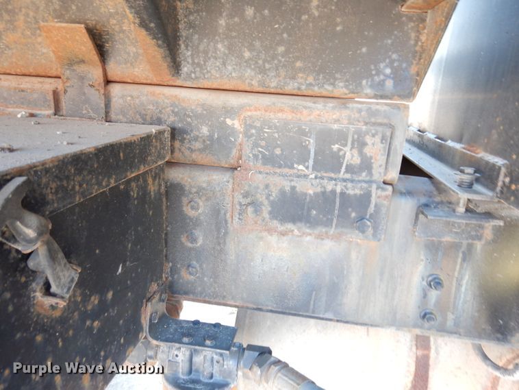 image for item KP9776 1995 International 4700  dump truck