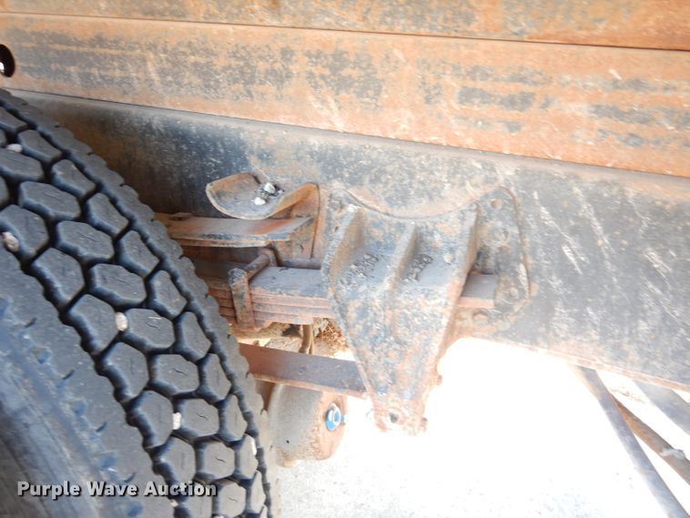 image for item KP9776 1995 International 4700  dump truck