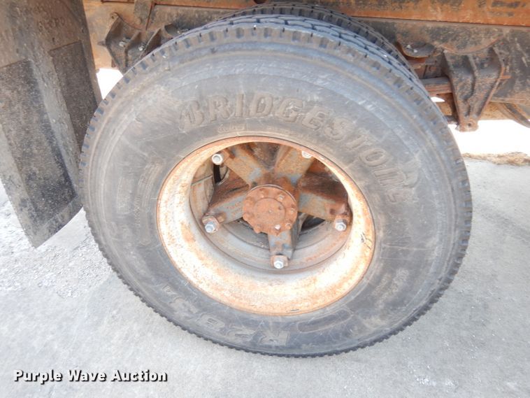 image for item KP9776 1995 International 4700  dump truck