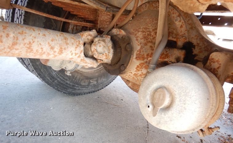 image for item KP9776 1995 International 4700  dump truck