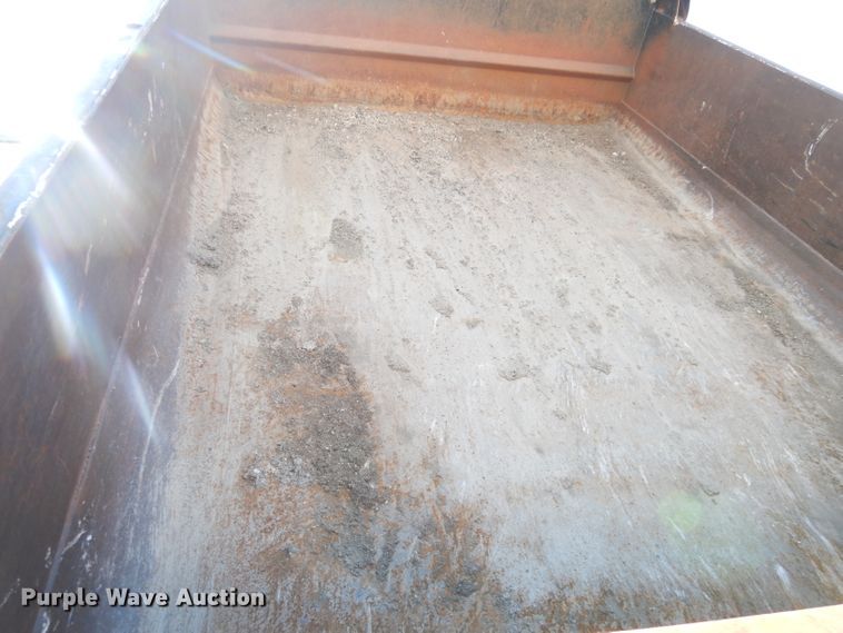 image for item KP9776 1995 International 4700  dump truck