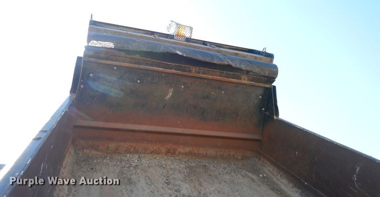 image for item KP9776 1995 International 4700  dump truck