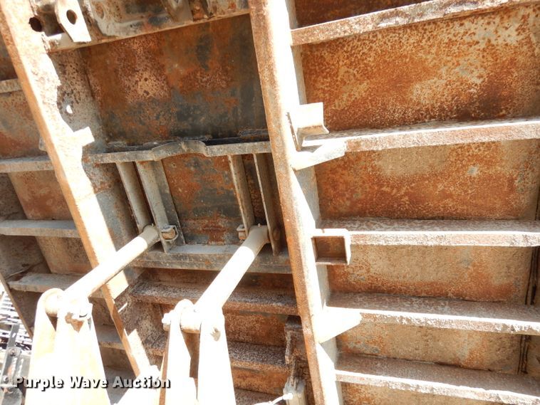 image for item KP9776 1995 International 4700  dump truck