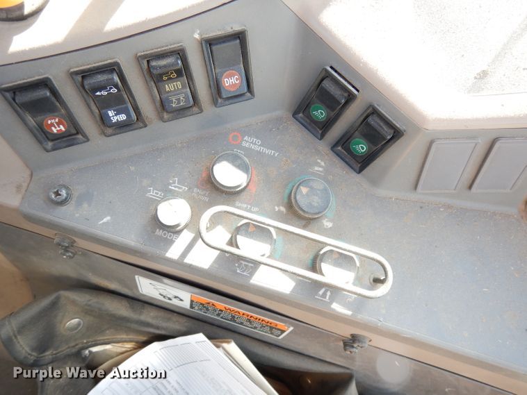 image for item KP9780 Kubota M108X  MFWD tractor