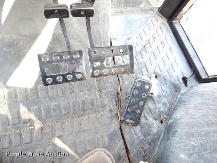 image for item KP9782 2002 Challenger MT465  MFWD tractor