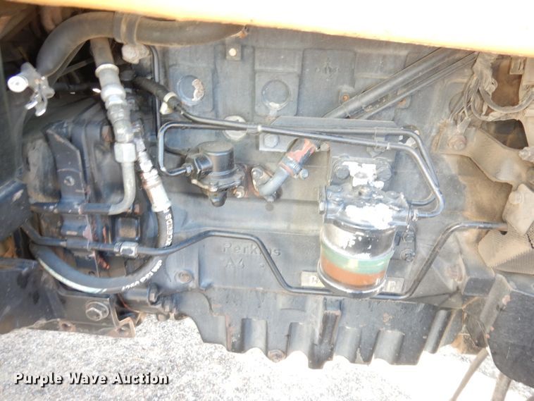 image for item KP9782 2002 Challenger MT465  MFWD tractor