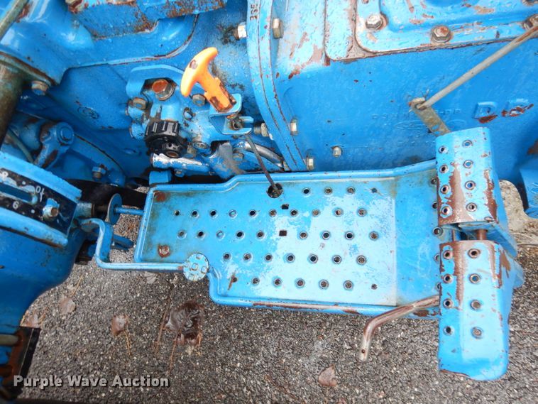 image for item KP9786 1988 Ford 2910  tractor