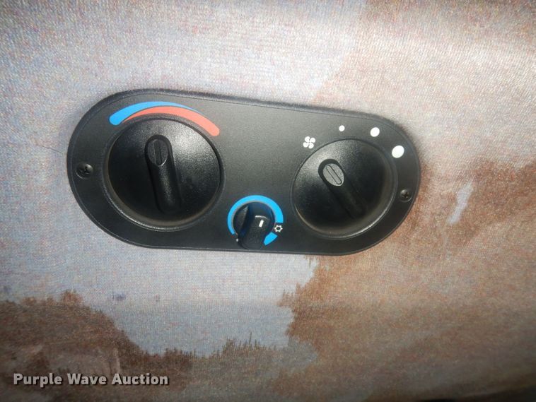 image for item KP9787 New Holland TL90A  tractor