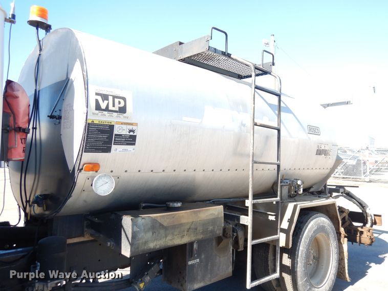 image for item KP9833 2001 Rosco Maximizer  oil distributor bed