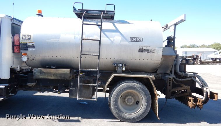 image for item KP9833 2001 Rosco Maximizer  oil distributor bed