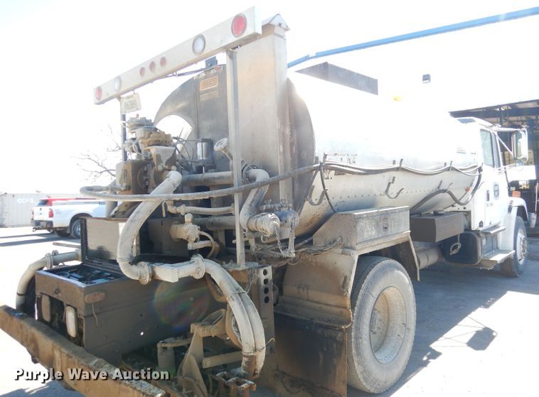 image for item KP9833 2001 Rosco Maximizer  oil distributor bed