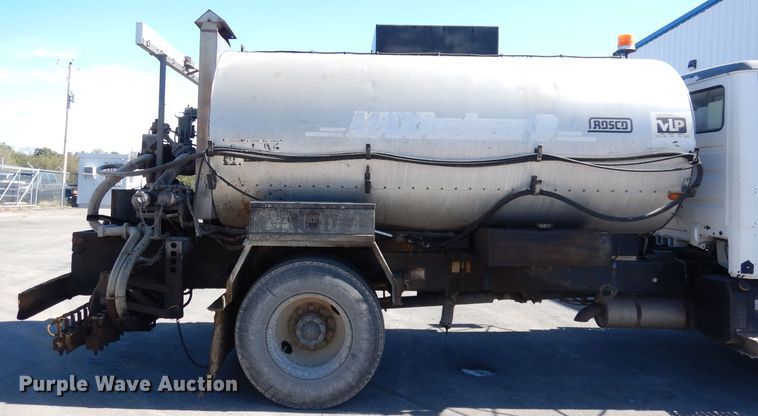 image for item KP9833 2001 Rosco Maximizer  oil distributor bed