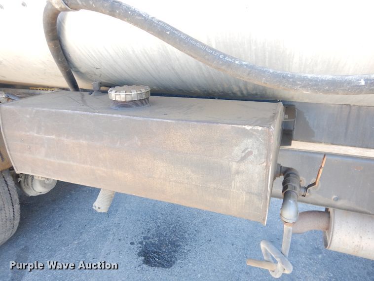 image for item KP9833 2001 Rosco Maximizer  oil distributor bed