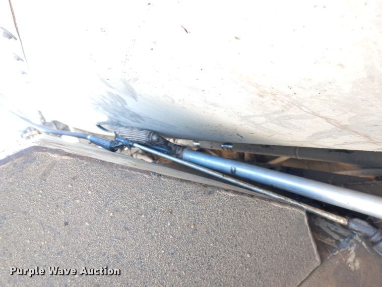 image for item KP9833 2001 Rosco Maximizer  oil distributor bed