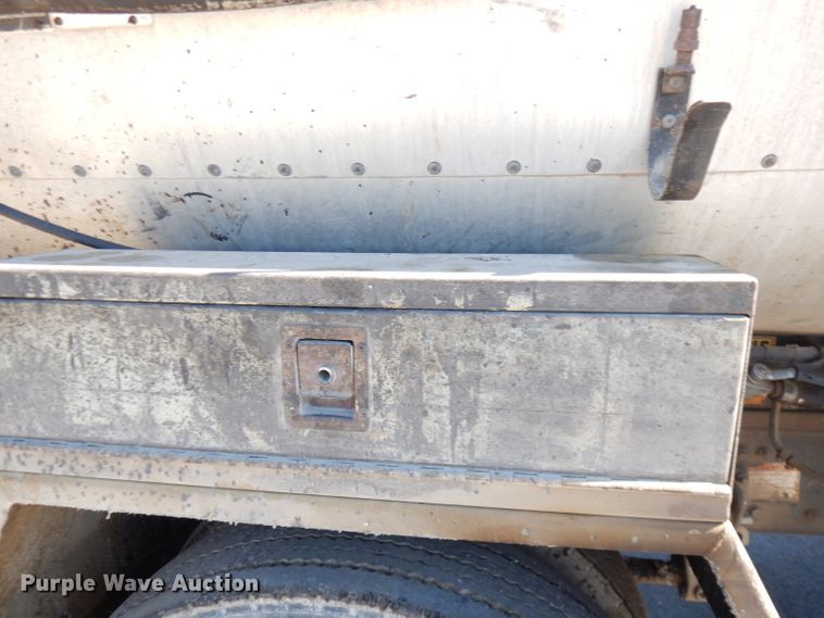 image for item KP9833 2001 Rosco Maximizer  oil distributor bed