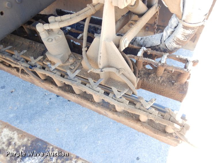 image for item KP9833 2001 Rosco Maximizer  oil distributor bed