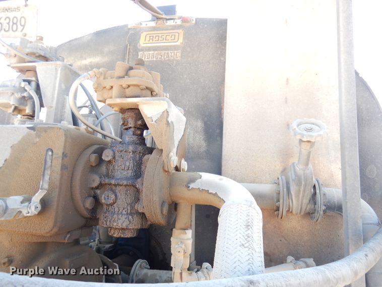 image for item KP9833 2001 Rosco Maximizer  oil distributor bed