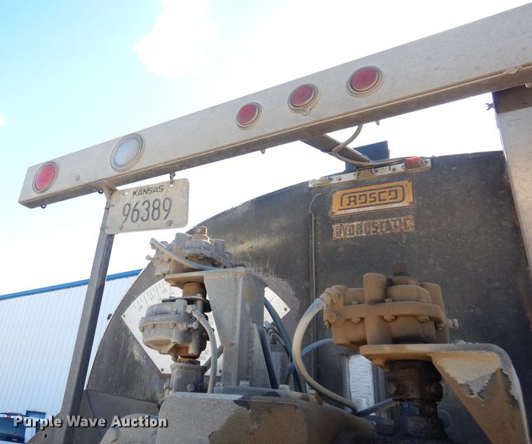 image for item KP9833 2001 Rosco Maximizer  oil distributor bed