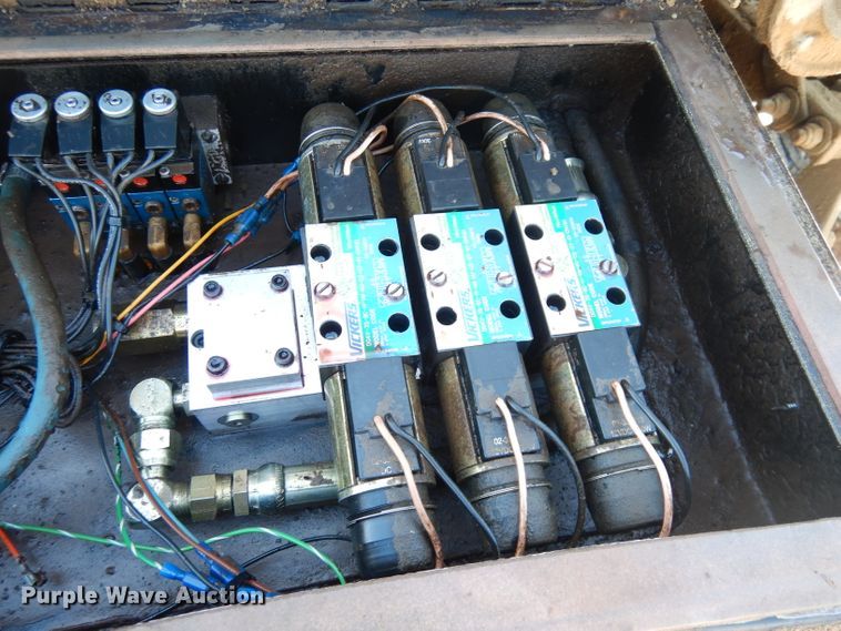 image for item KP9833 2001 Rosco Maximizer  oil distributor bed