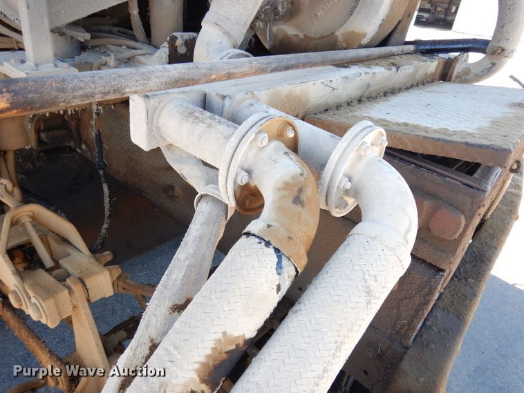 image for item KP9833 2001 Rosco Maximizer  oil distributor bed