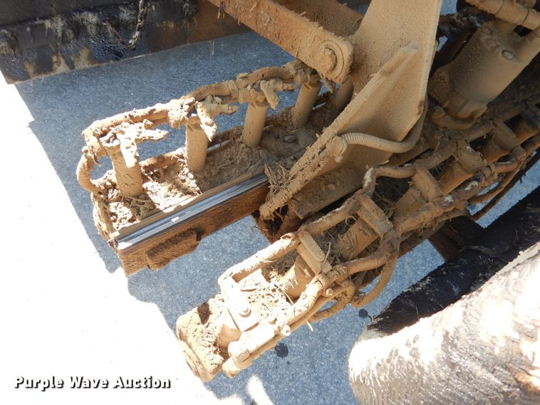 image for item KP9833 2001 Rosco Maximizer  oil distributor bed