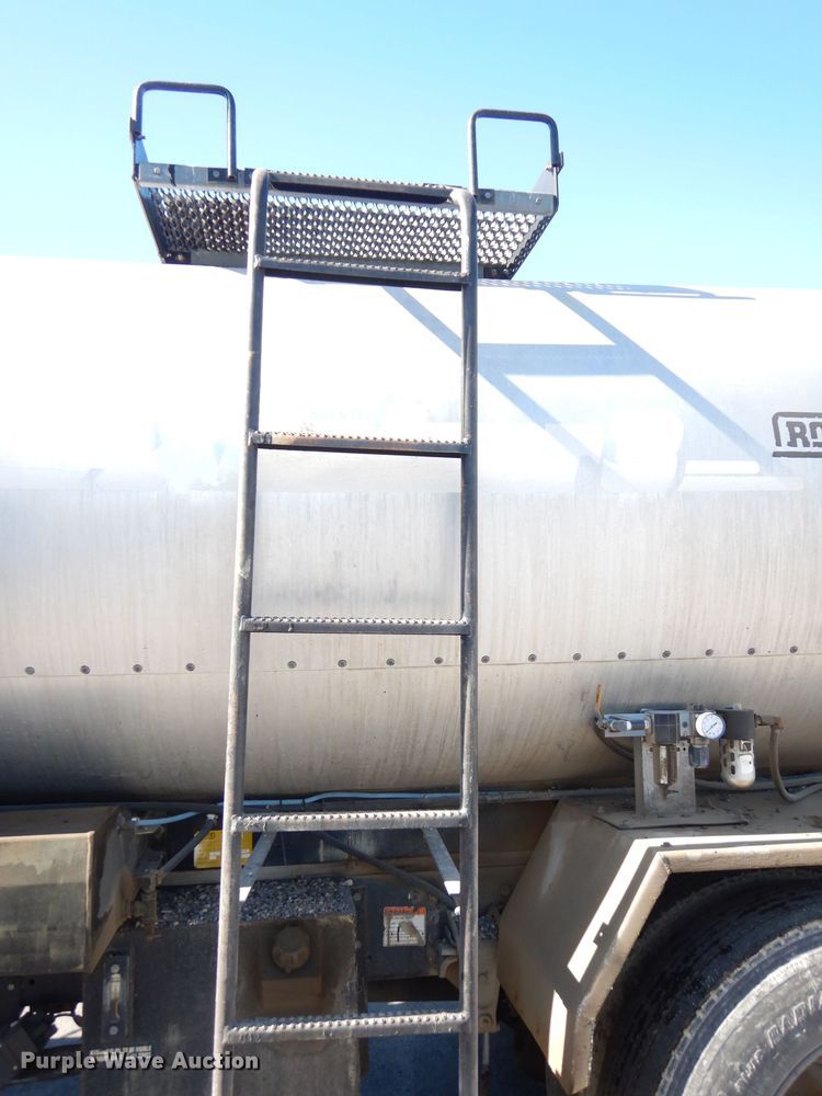 image for item KP9833 2001 Rosco Maximizer  oil distributor bed