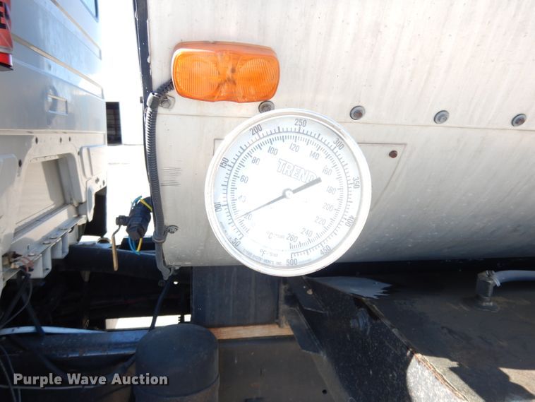 image for item KP9833 2001 Rosco Maximizer  oil distributor bed