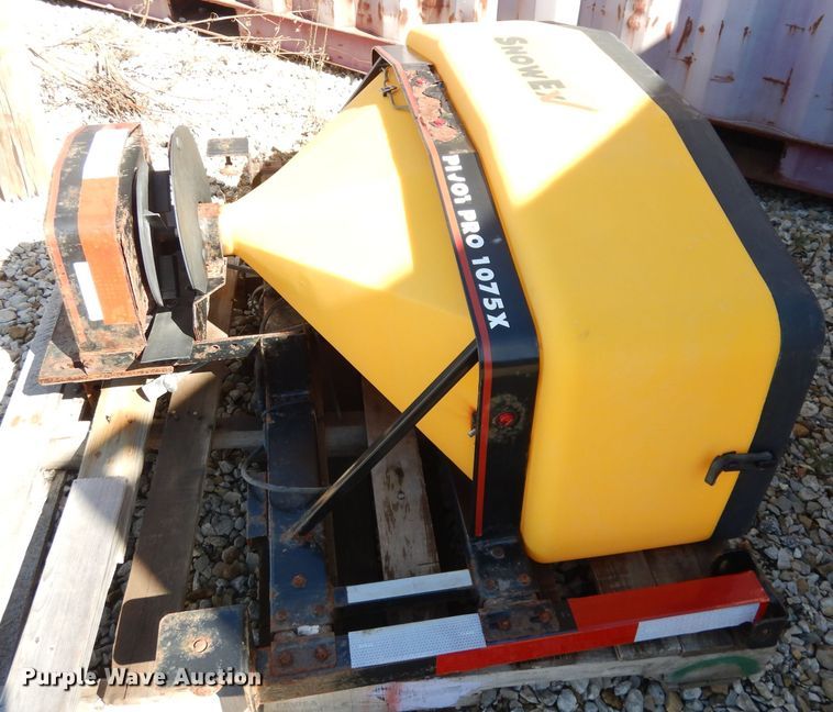 image for item KP9838 Snow Ex Pivot Pro 1075X spreader