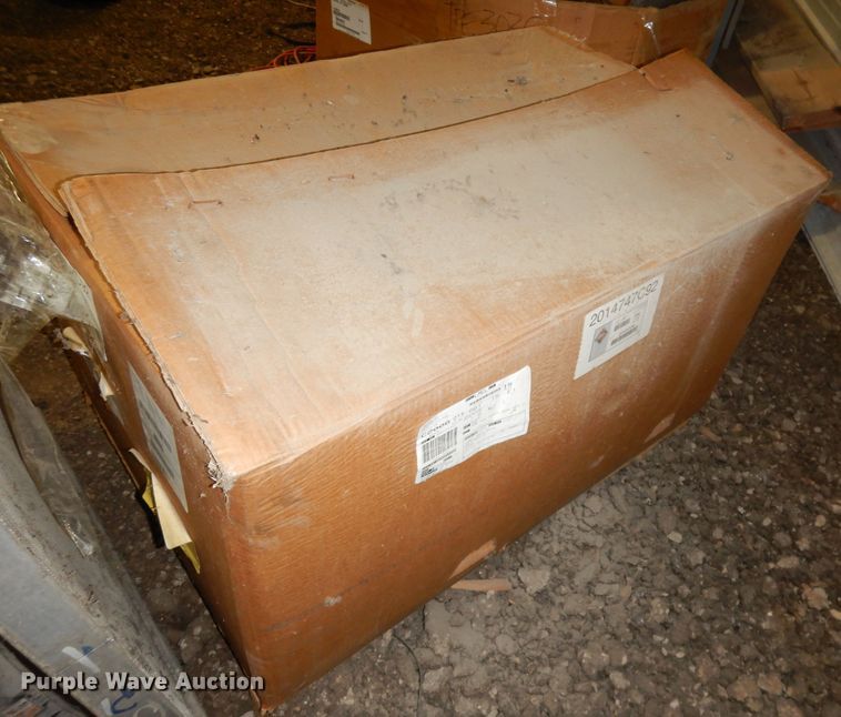 image for item KP9843 International MaxxForce engine