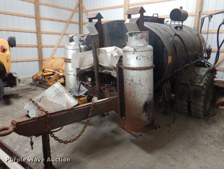 image for item KX9246 Oil distributor trailer