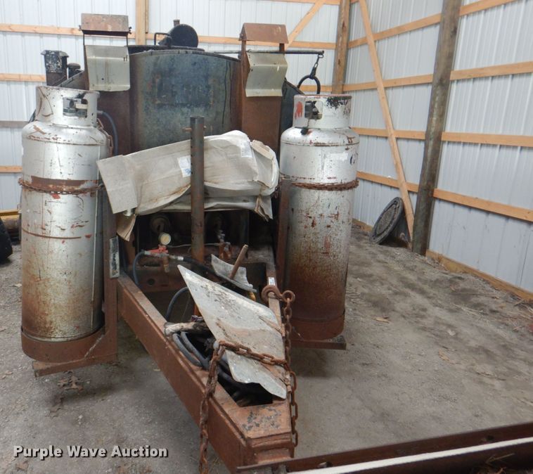 image for item KX9246 Oil distributor trailer