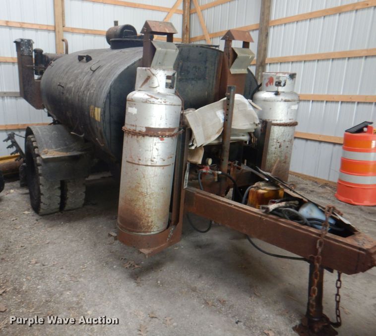 image for item KX9246 Oil distributor trailer