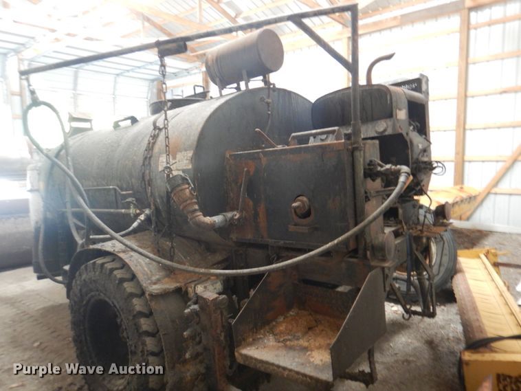 image for item KX9246 Oil distributor trailer