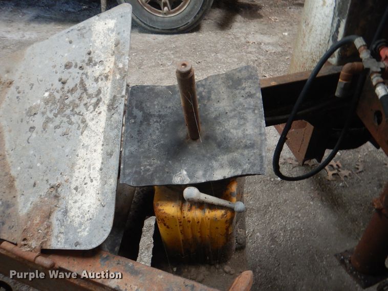 image for item KX9246 Oil distributor trailer