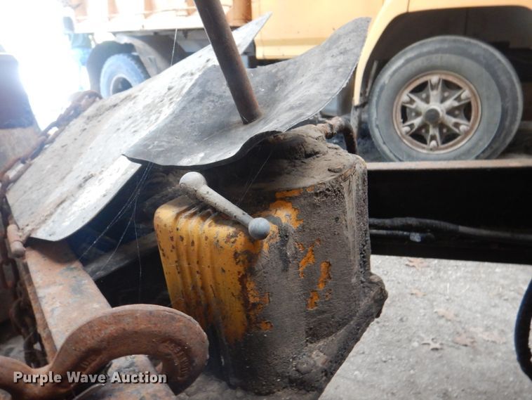 image for item KX9246 Oil distributor trailer