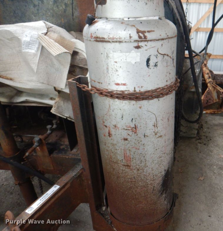 image for item KX9246 Oil distributor trailer