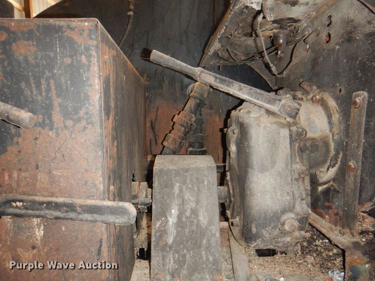 image for item KX9246 Oil distributor trailer