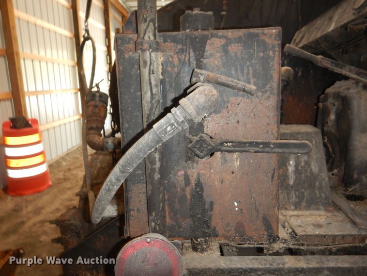 image for item KX9246 Oil distributor trailer