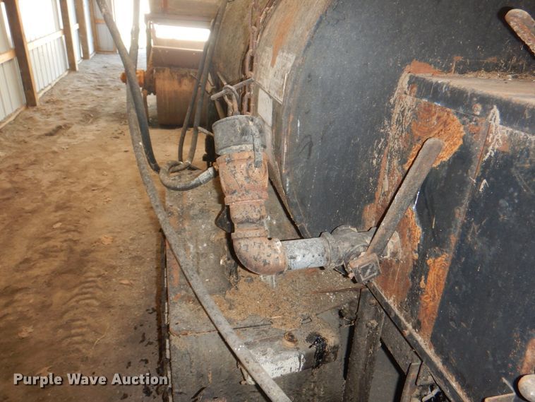 image for item KX9246 Oil distributor trailer