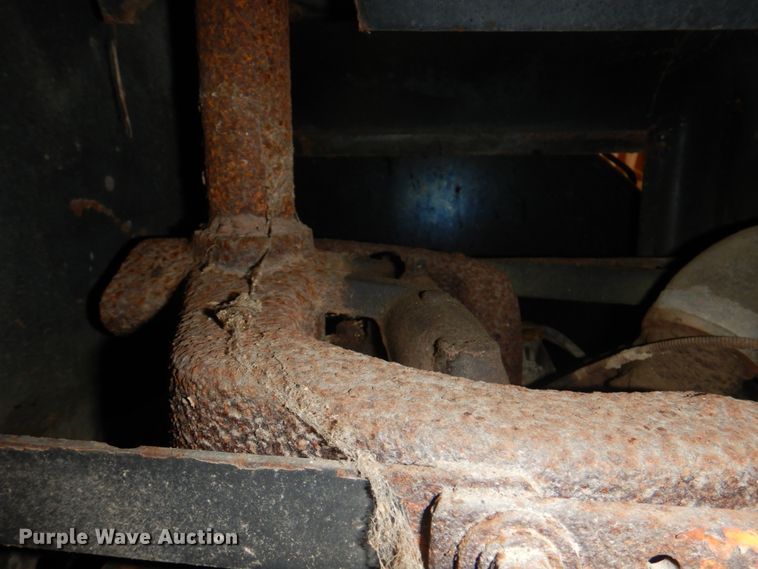 image for item KX9246 Oil distributor trailer