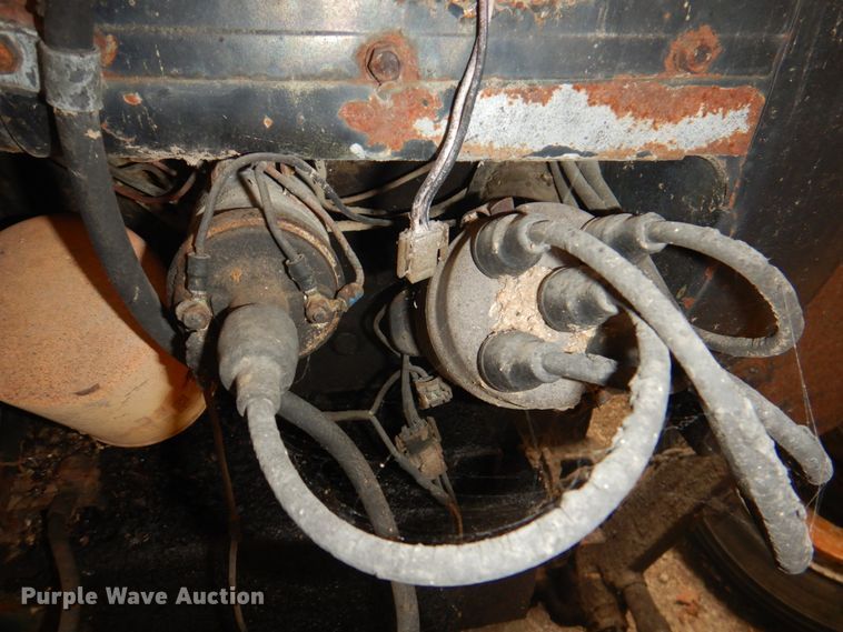 image for item KX9246 Oil distributor trailer