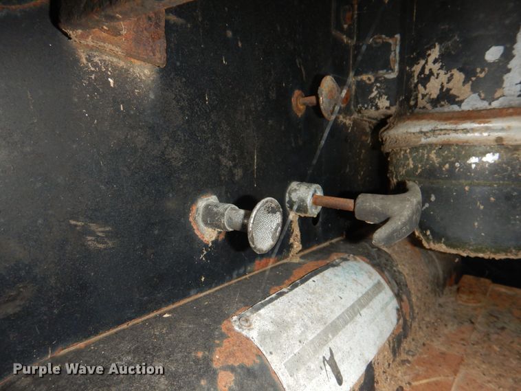 image for item KX9246 Oil distributor trailer